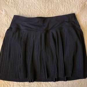 Black size 2 lululemon pleated skirt